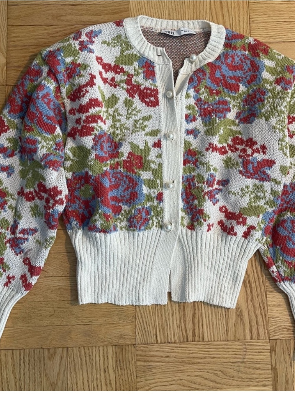 Floral Crewneck Button Cardigan Sweater - White / Multicolor